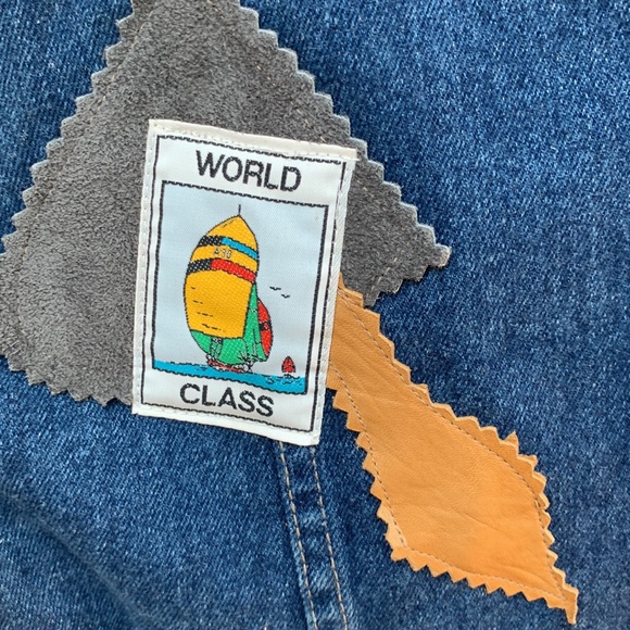 Anne Klein VINTAGE Denim vest. World traveler patches and fringe size large - Picture 10 of 17